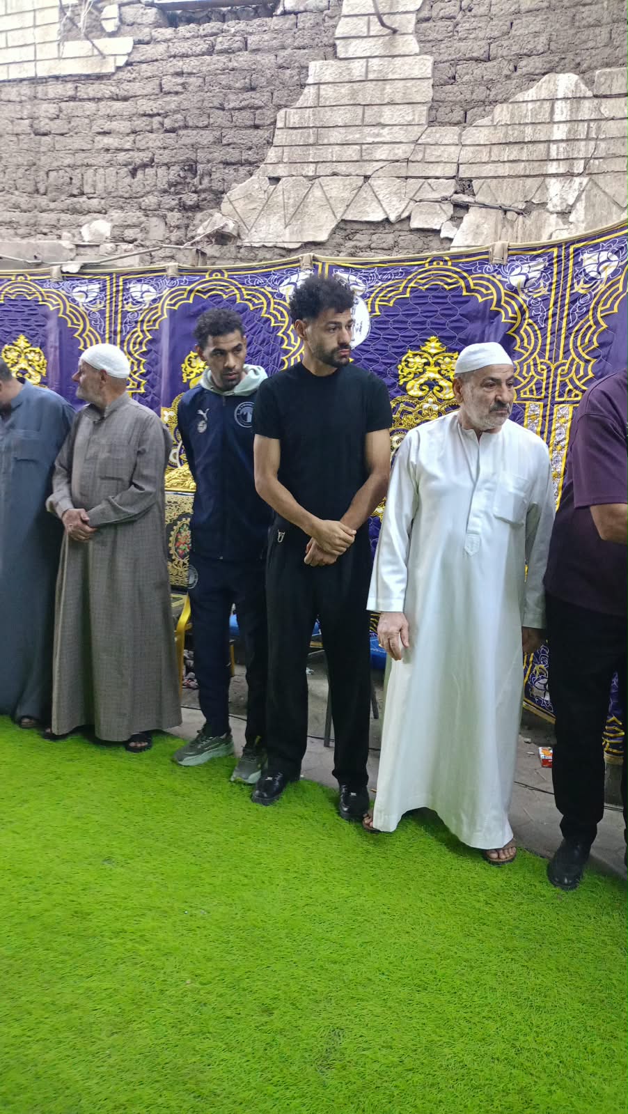 تلقى العزاء 