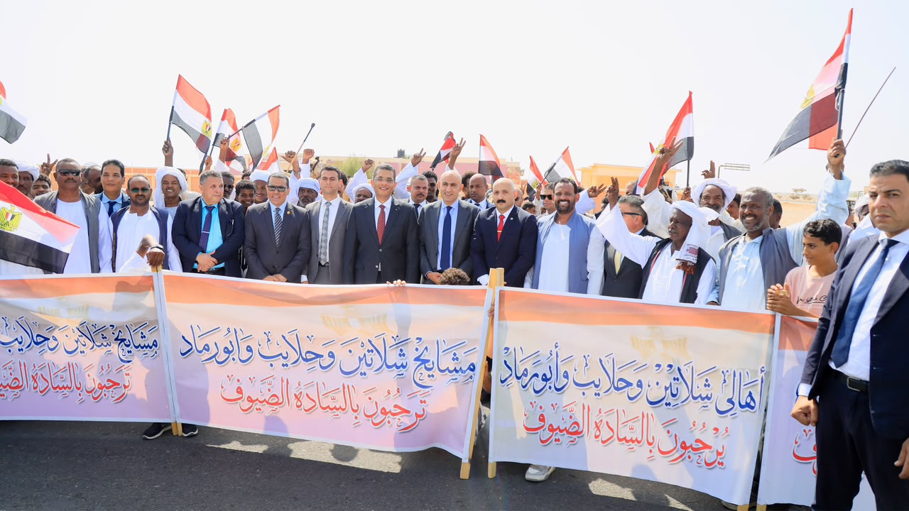 عبد اللطيف يشيد بمستوى طلاب شلاتين ويؤكد تطوير التعليم عبد اللطيف يشيد بمستوى طلاب شلاتين ويؤكد تطوير التعليم