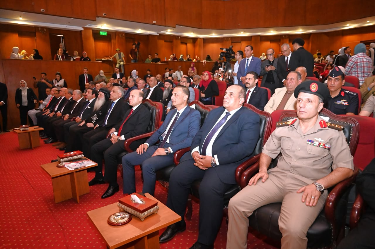 الغربية تحتفي بالعيد القومي الـ228 وتكرم المتميزين الغربية تحتفي بالعيد القومي الـ228 وتكرم المتميزين