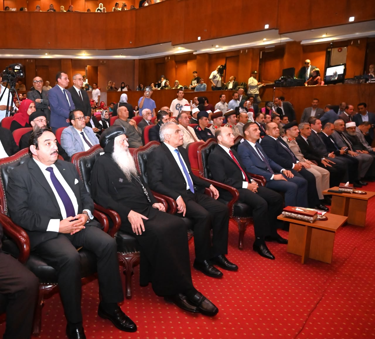 الغربية تحتفي بالعيد القومي الـ228 وتكرم المتميزين الغربية تحتفي بالعيد القومي الـ228 وتكرم المتميزين