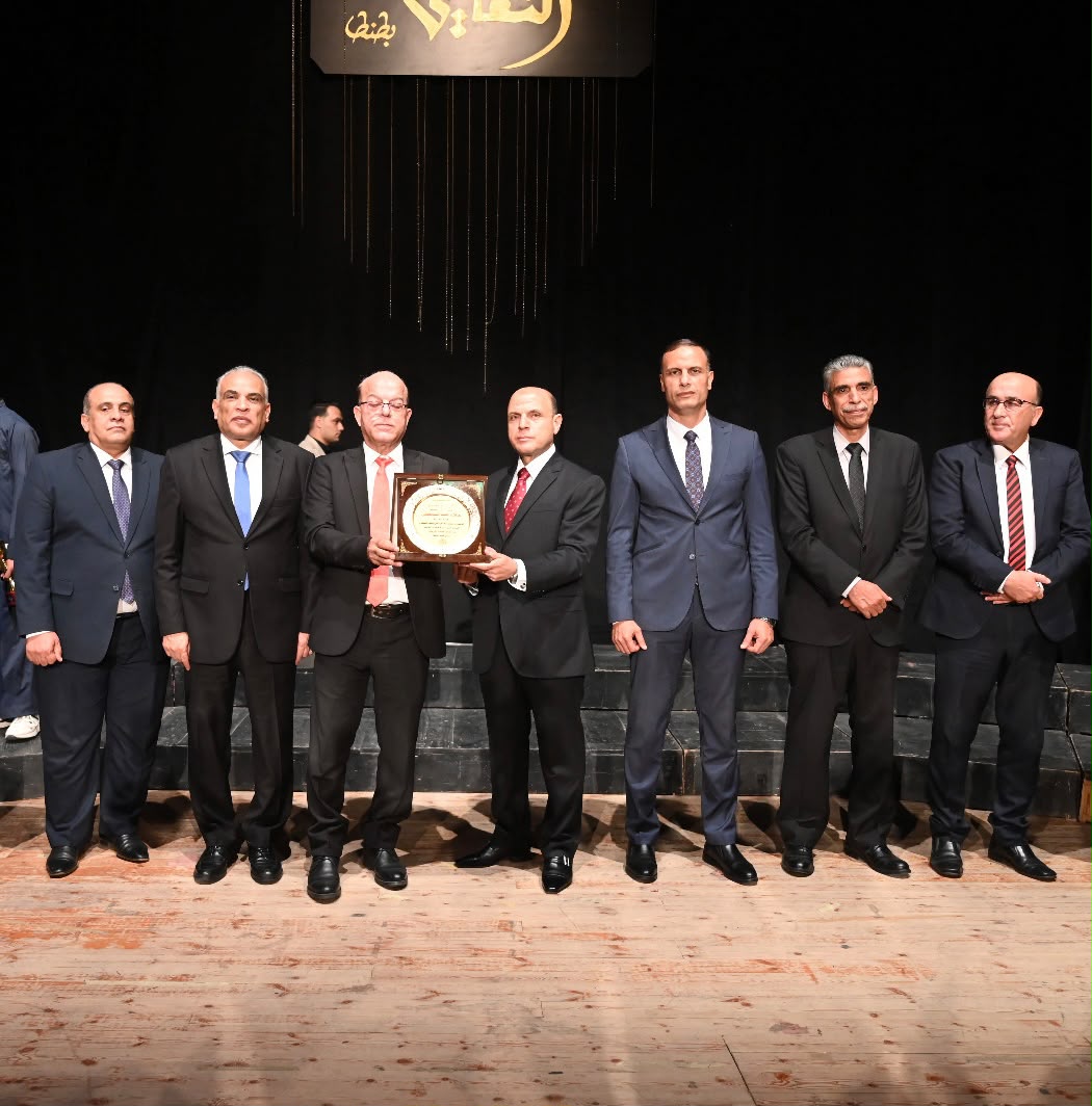 الغربية تحتفي بالعيد القومي الـ228 وتكرم المتميزين الغربية تحتفي بالعيد القومي الـ228 وتكرم المتميزين