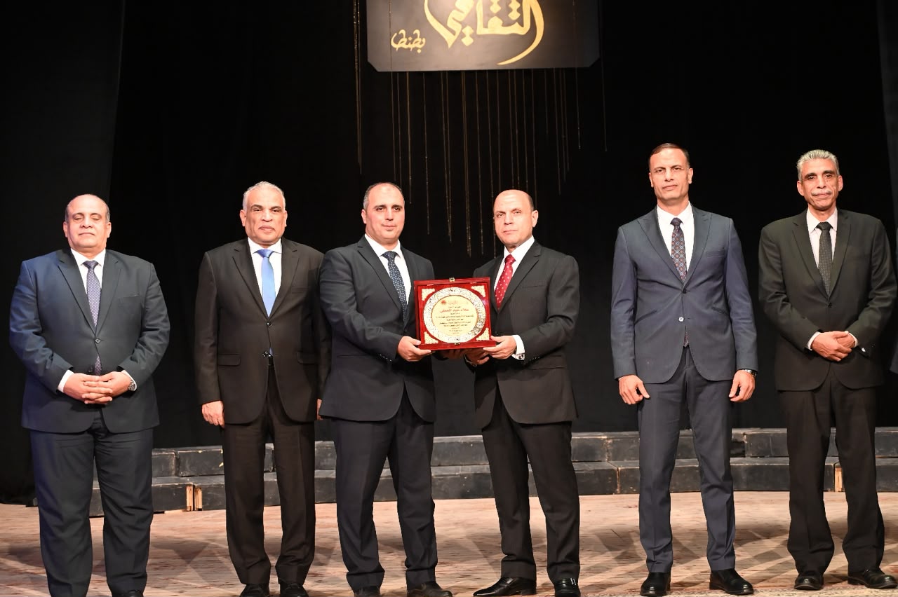 الغربية تحتفي بالعيد القومي الـ228 وتكرم المتميزين الغربية تحتفي بالعيد القومي الـ228 وتكرم المتميزين