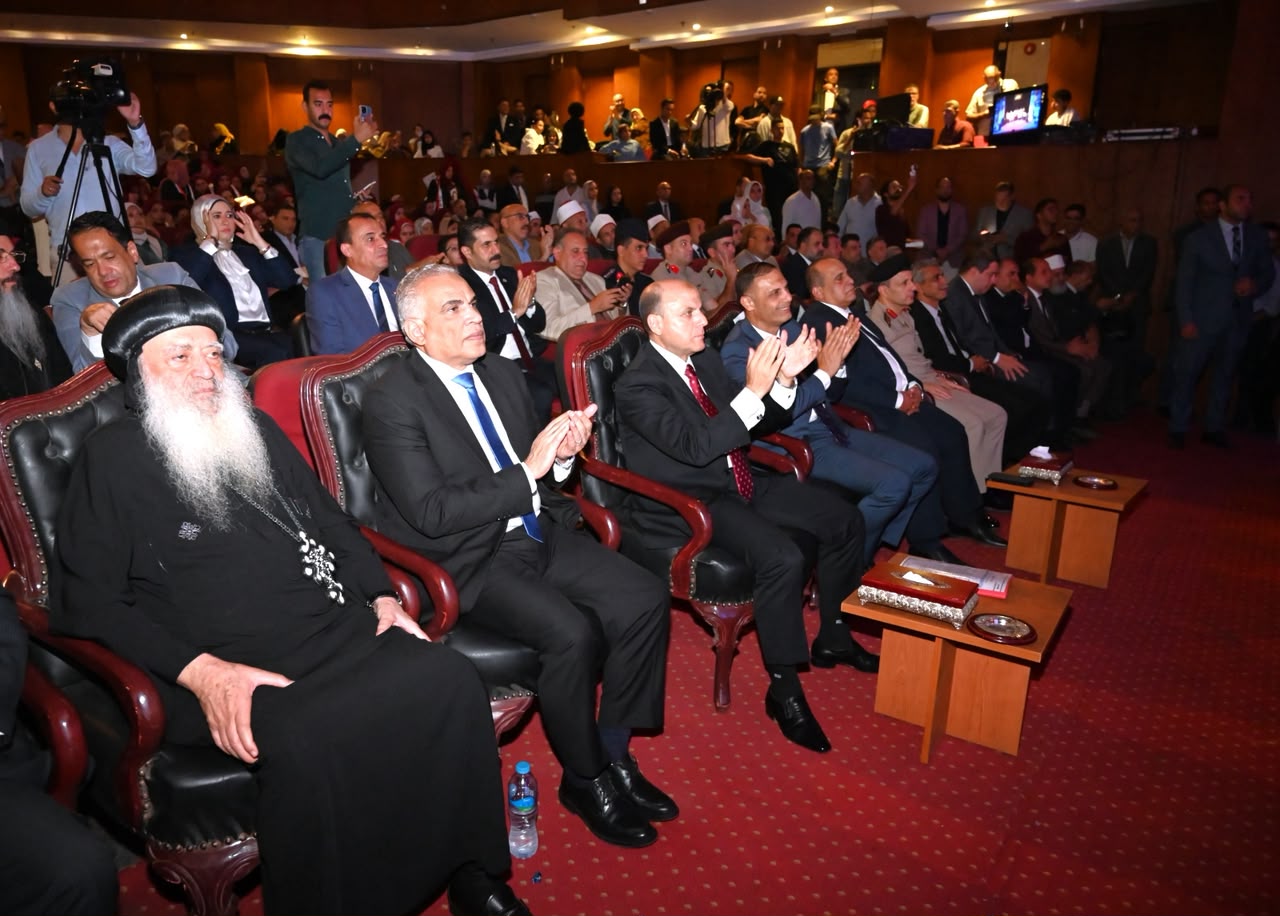 الغربية تحتفي بالعيد القومي الـ228 وتكرم المتميزين الغربية تحتفي بالعيد القومي الـ228 وتكرم المتميزين