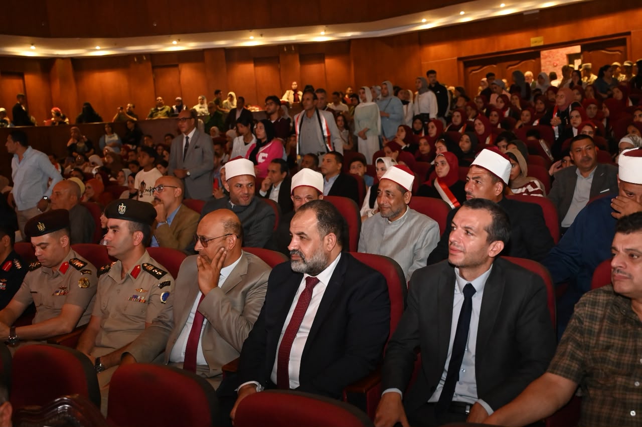 الغربية تحتفي بالعيد القومي الـ228 وتكرم المتميزين الغربية تحتفي بالعيد القومي الـ228 وتكرم المتميزين