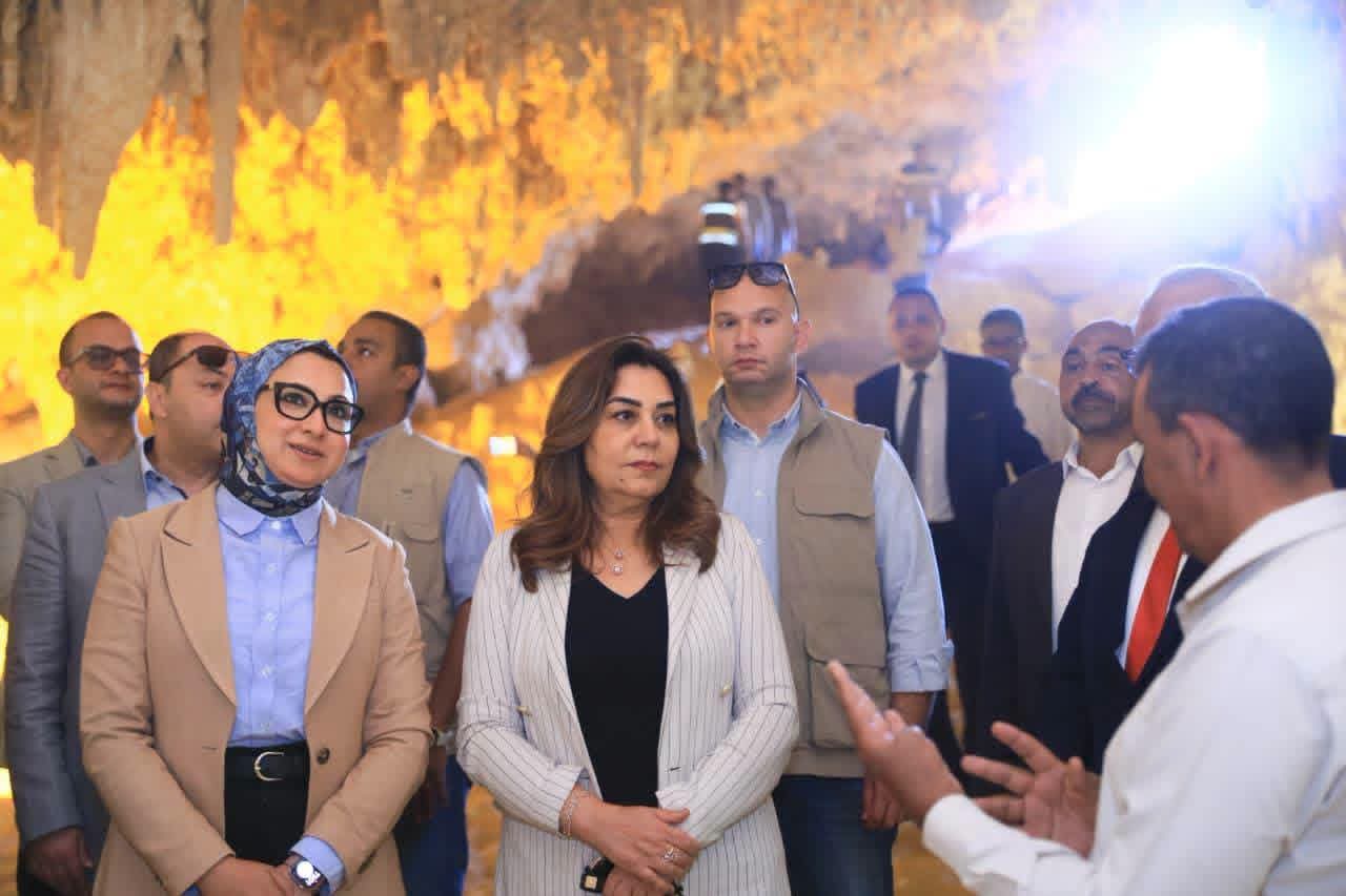 كهف الجارة بالوادي الجديد إحدى عجائب الصحراء الغربية كهف الجارة بالوادي الجديد إحدى عجائب الصحراء الغربية