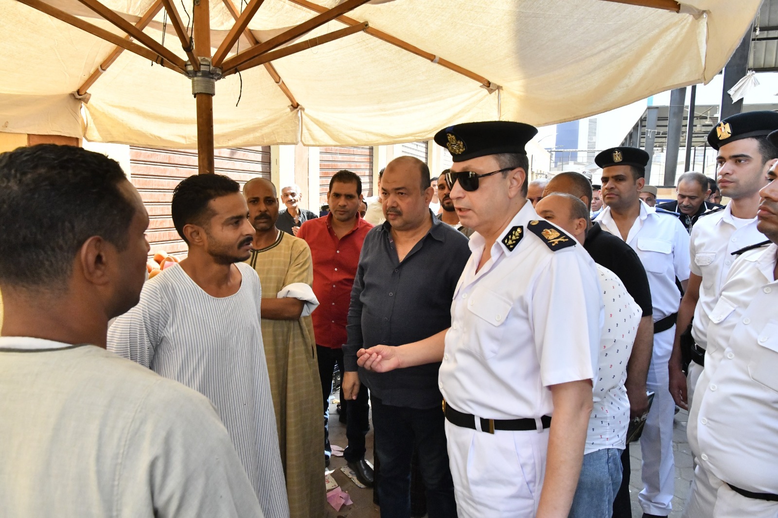 حملة مكبرة لضبط أوضاع السوق الحضاري بنجع حمادي حملة مكبرة لضبط أوضاع السوق الحضاري بنجع حمادي