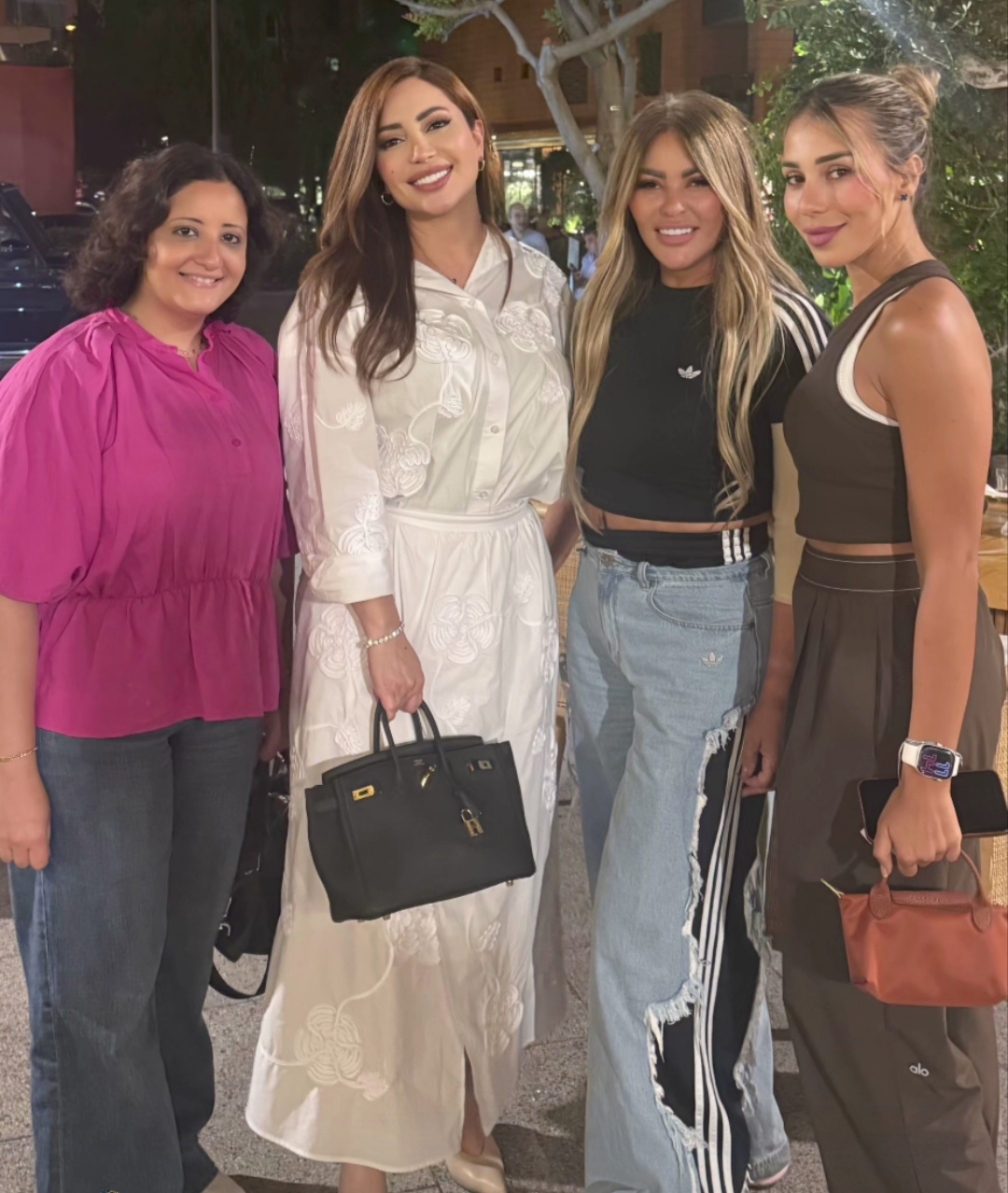 نسرين طافش تخطف الأنظار بإطلالة كاجوال بيضاء نسرين طافش تخطف الأنظار بإطلالة كاجوال بيضاء