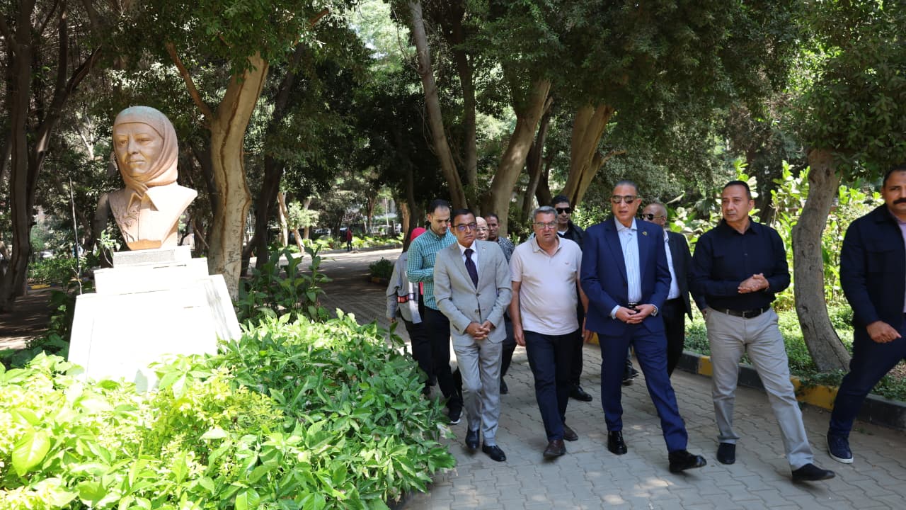 محافظ الجيزة يتفقد حديقة المبدعين بالعجوزة ويوجه بتطويرها محافظ الجيزة يتفقد حديقة المبدعين بالعجوزة ويوجه بتطويرها