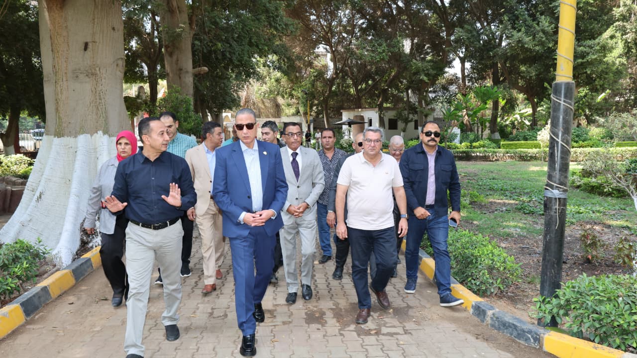 محافظ الجيزة يتفقد حديقة المبدعين بالعجوزة ويوجه بتطويرها محافظ الجيزة يتفقد حديقة المبدعين بالعجوزة ويوجه بتطويرها