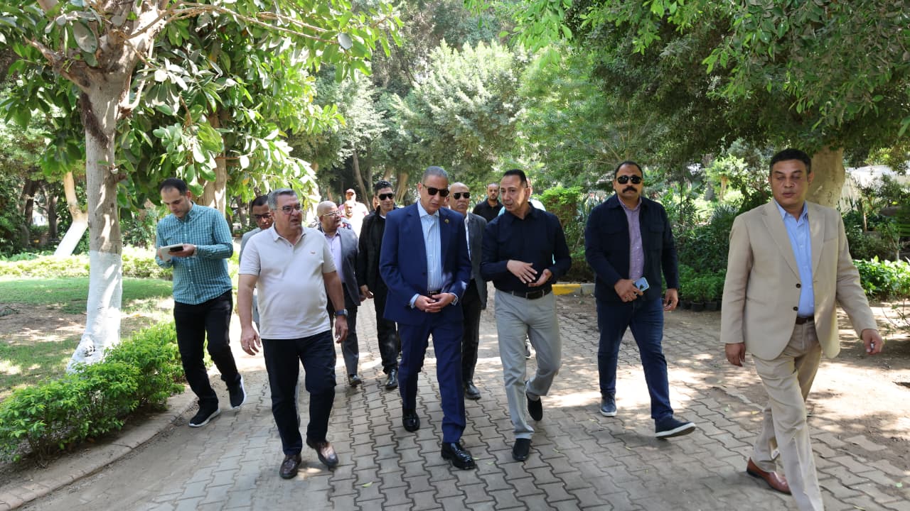 محافظ الجيزة يتفقد حديقة المبدعين بالعجوزة ويوجه بتطويرها محافظ الجيزة يتفقد حديقة المبدعين بالعجوزة ويوجه بتطويرها