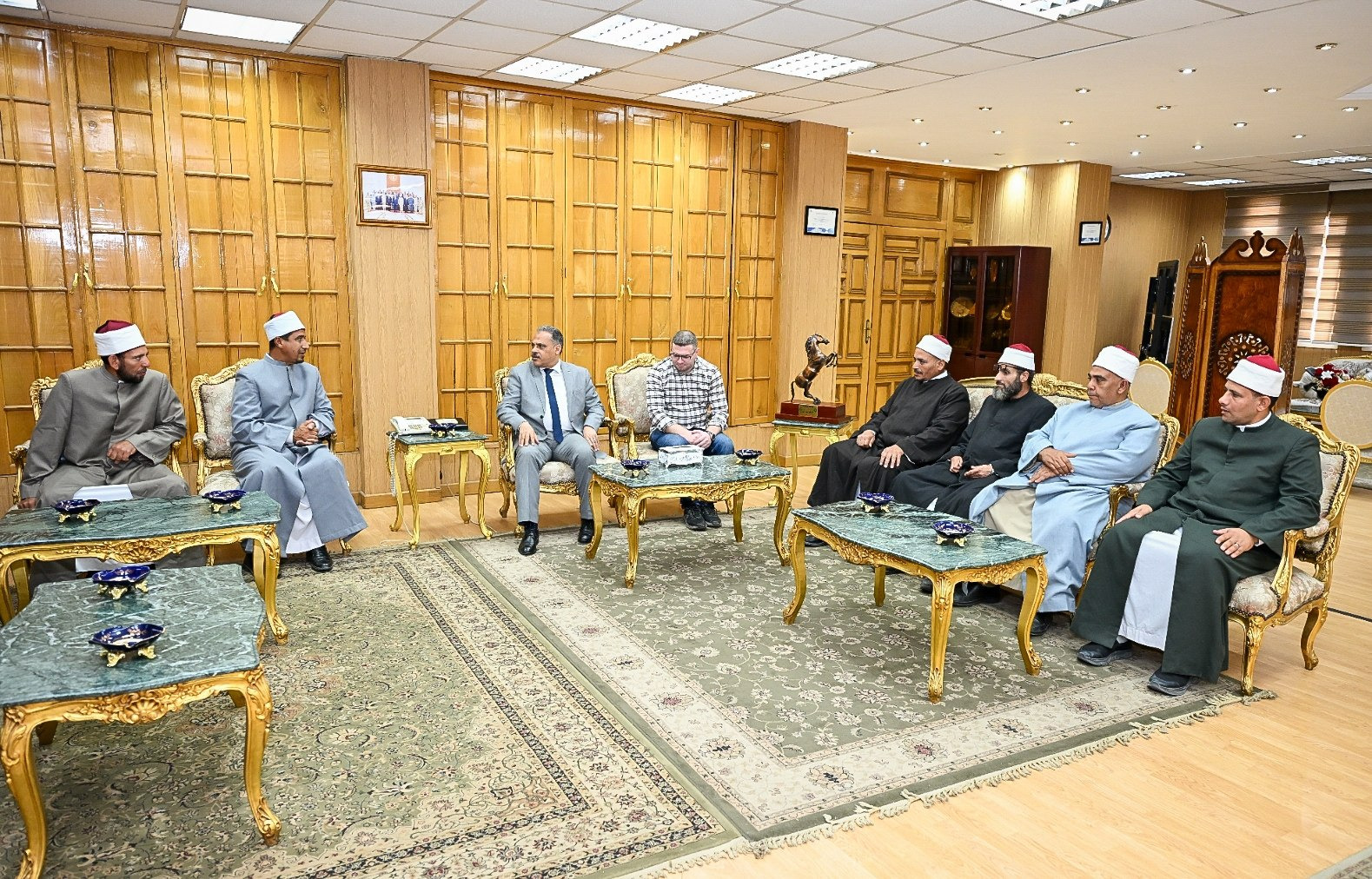 محافظ الشرقية يبحث تنفيذ قوافل دعوية لنشر الفكر الوسطي محافظ الشرقية يبحث تنفيذ قوافل دعوية لنشر الفكر الوسطي