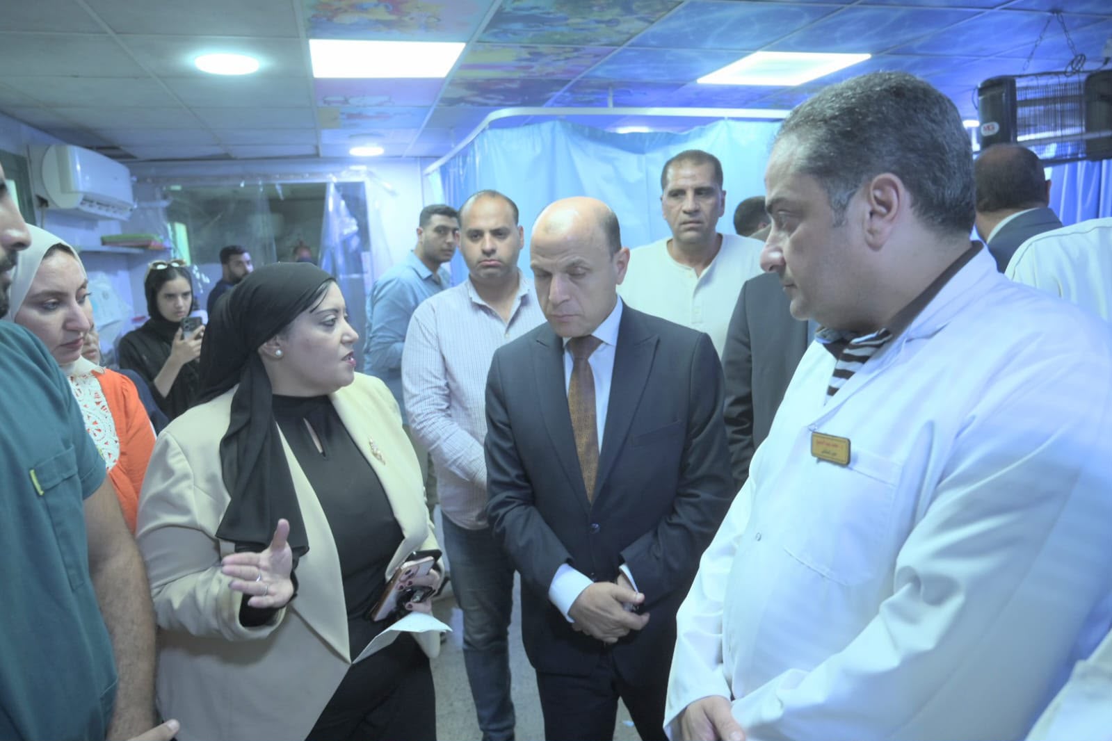 محافظ الغربية يزور مصابي حادث معهد دنوشر بالمحلة
