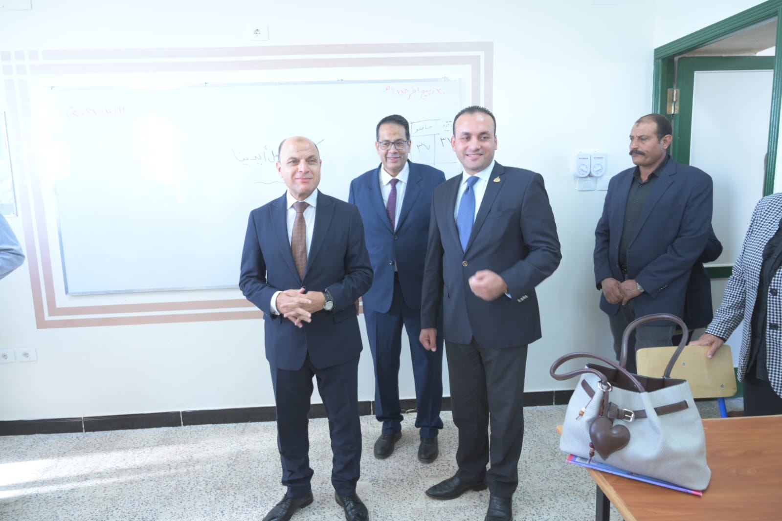 محافظ الغربية يفتتح مدرسة مصطفى درويش الابتدائية بالمحلة محافظ الغربية يفتتح مدرسة مصطفى درويش الابتدائية بالمحلة