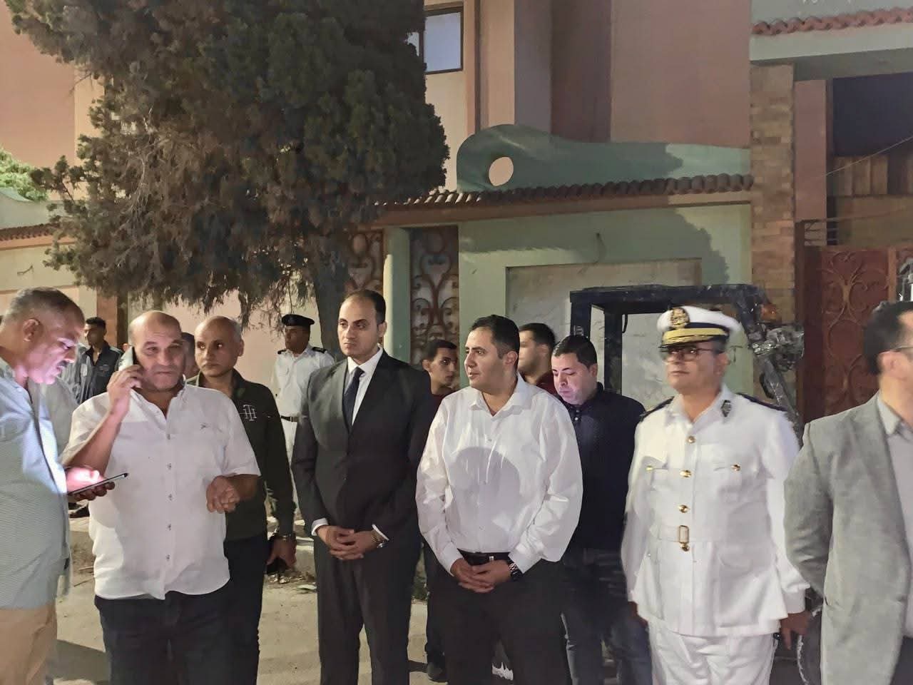 محافظ دمياط يتابع السيطرة على حريق مصنع كيماويات محافظ دمياط يتابع السيطرة على حريق مصنع كيماويات