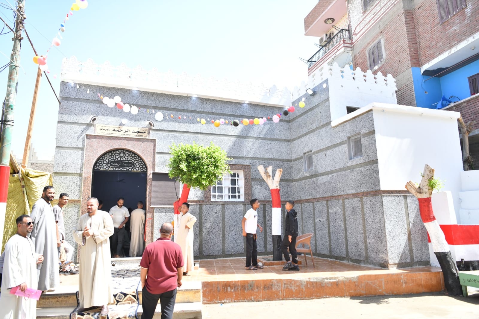 محافظ قنا يفتتح مسجد الرحمة بنجع سالم في نجع حمادي محافظ قنا يفتتح مسجد الرحمة بنجع سالم في نجع حمادي