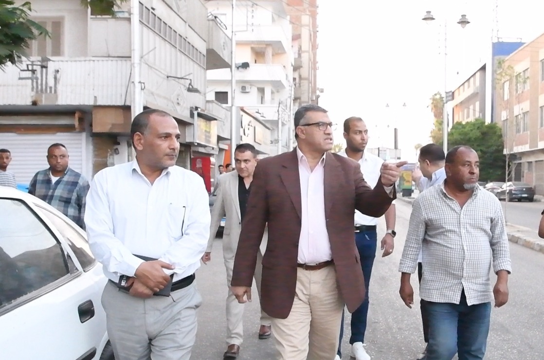 محافظ قنا يتابع صيانة ورفع كفاءة 3500 متر بلدورات محافظ قنا يتابع صيانة ورفع كفاءة 3500 متر بلدورات