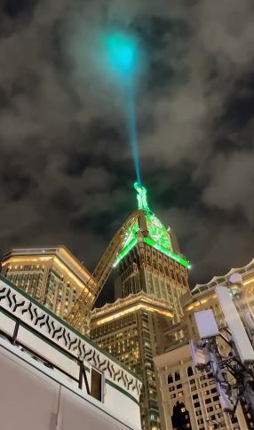 الأخضر يضيء سماء مكة مع غرة جمادى الأولى الأخضر يضيء سماء مكة مع غرة جمادى الأولى
