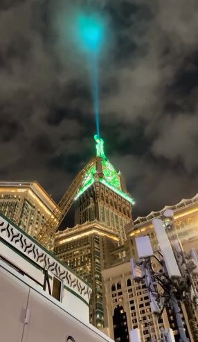 الأخضر يضيء سماء مكة مع غرة جمادى الأولى الأخضر يضيء سماء مكة مع غرة جمادى الأولى