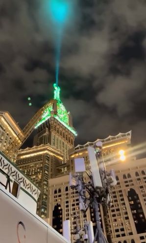 الأخضر يضيء سماء مكة مع غرة جمادى الأولى الأخضر يضيء سماء مكة مع غرة جمادى الأولى
