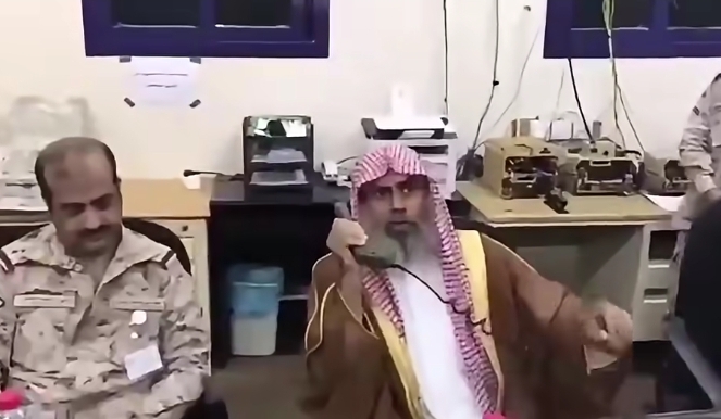 مفتي السعودية يدعو القوات للتضحية بأرواحهم ضد الحوثيين مفتي السعودية يدعو القوات للتضحية بأرواحهم ضد الحوثيين