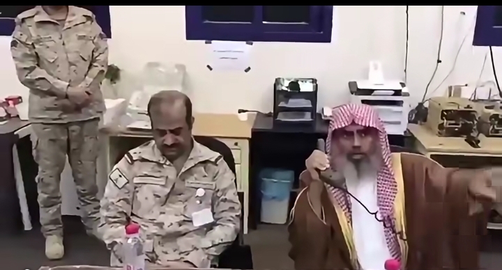 مفتي السعودية يدعو القوات للتضحية بأرواحهم ضد الحوثيين مفتي السعودية يدعو القوات للتضحية بأرواحهم ضد الحوثيين