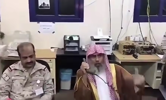 مفتي السعودية يدعو القوات للتضحية بأرواحهم ضد الحوثيين مفتي السعودية يدعو القوات للتضحية بأرواحهم ضد الحوثيين