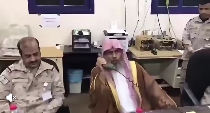مفتي السعودية يدعو القوات للتضحية بأرواحهم ضد الحوثيين مفتي السعودية يدعو القوات للتضحية بأرواحهم ضد الحوثيين