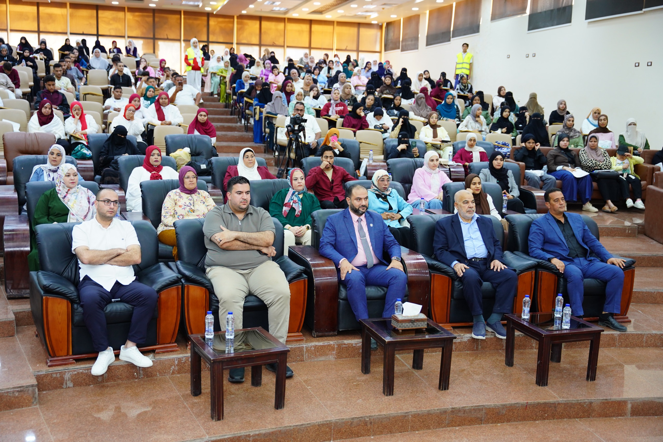 مكتبة مصر بمطروح تستضيف تدريب مساعد خدمات صحية مكتبة مصر بمطروح تستضيف تدريب مساعد خدمات صحية