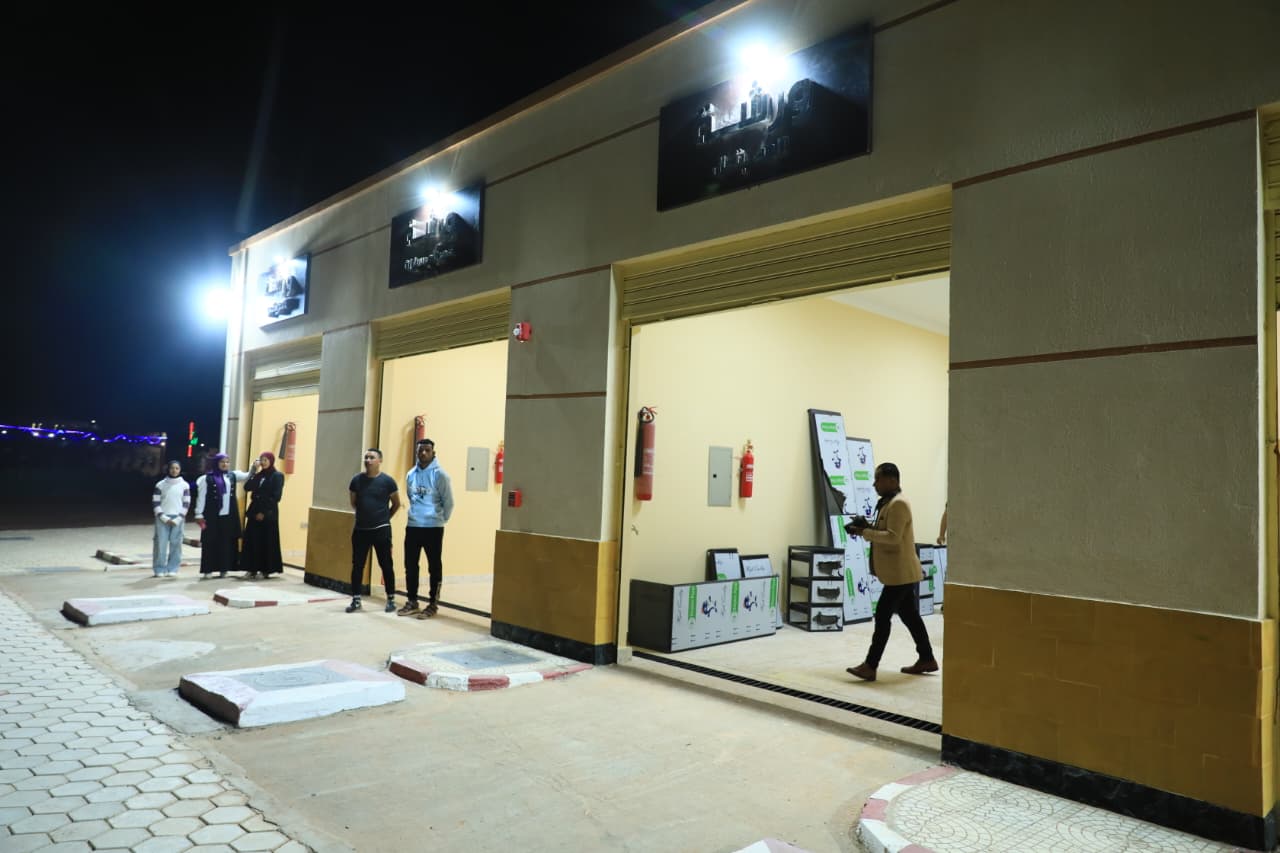 منال عوض تفتتح مجمع الصناعات الحرفية بالوادي الجديد منال عوض تفتتح مجمع الصناعات الحرفية بالوادي الجديد