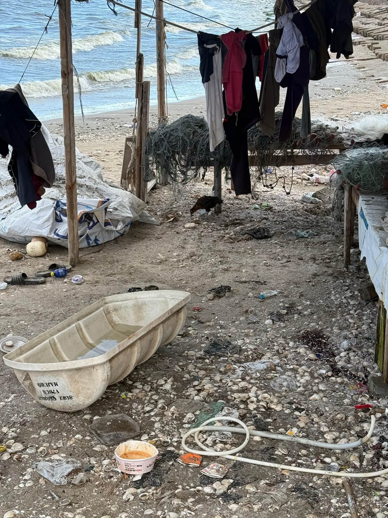 رئيس حي غرب بورسعيد تمنح مهلة عاجلة لإزالة تلوث الشاطئ رئيس حي غرب بورسعيد تمنح مهلة عاجلة لإزالة تلوث الشاطئ