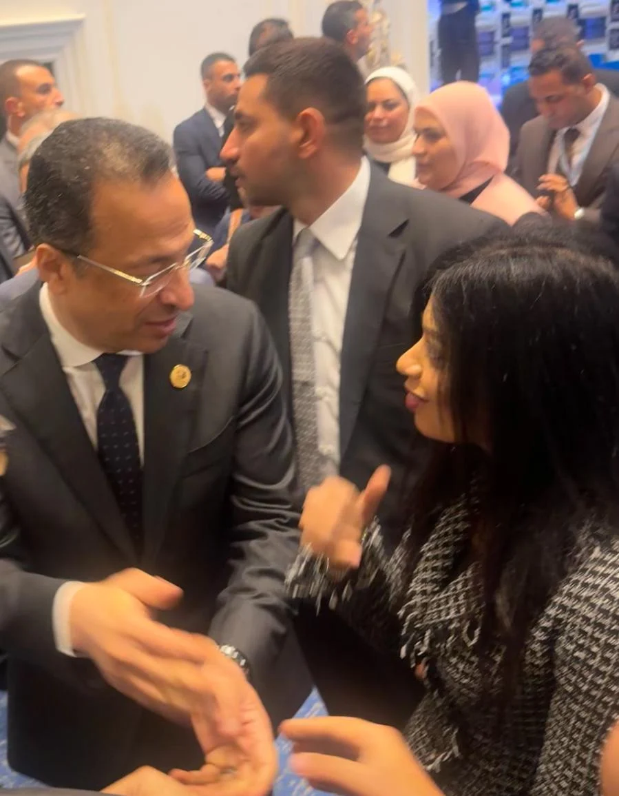 الزميلة هبة السيد ووزير الاتصالات الزميلة هبة السيد ووزير الاتصالات