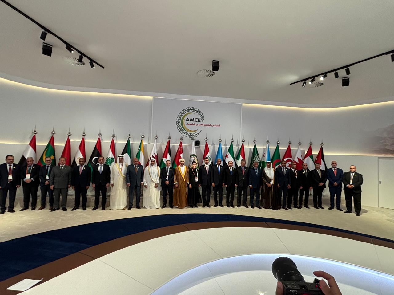 وزير الكهرباء يعلن تطوير قاعدة بيانات عربية للطاقة المتجددة وزير الكهرباء يعلن تطوير قاعدة بيانات عربية للطاقة المتجددة