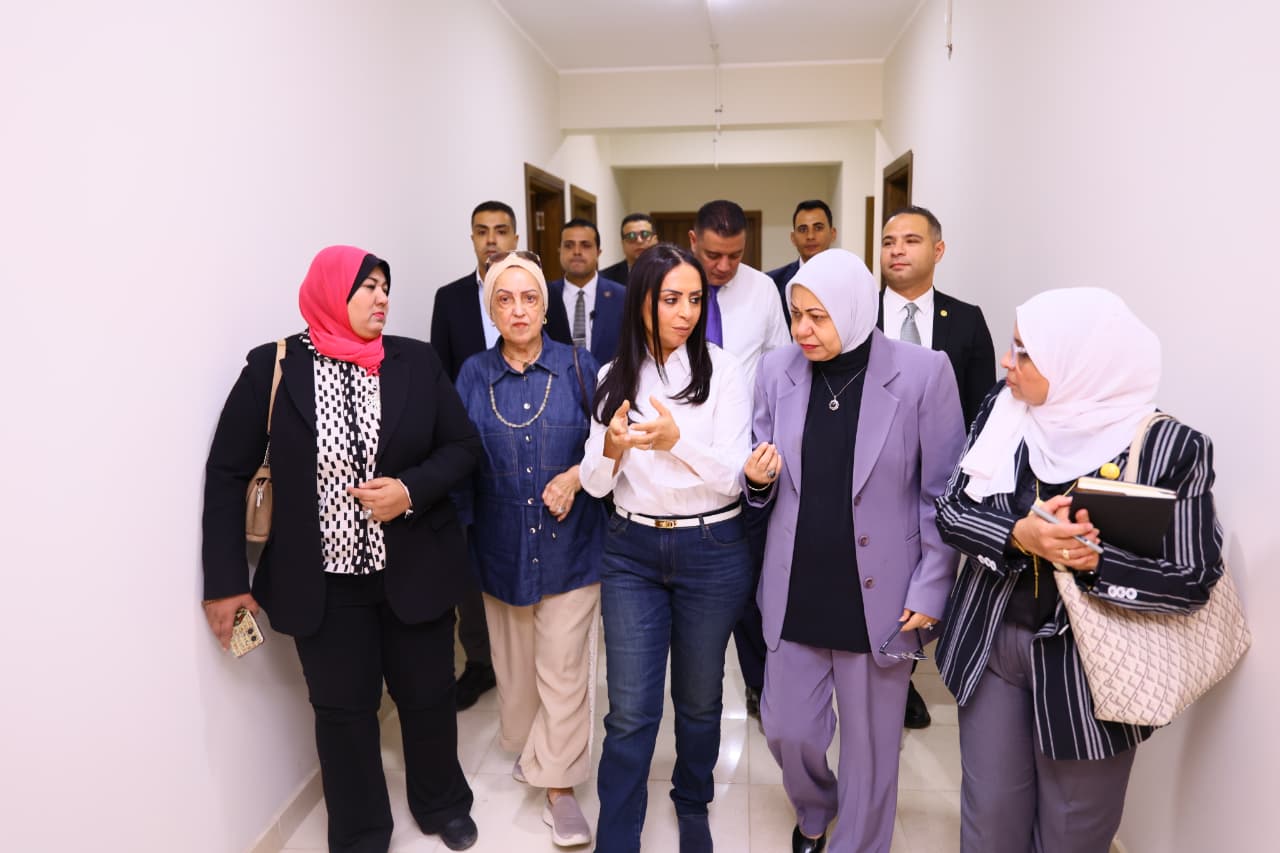 مايا مرسي تتفقد دور رعاية كبار السن في الجيزة مايا مرسي تتفقد دور رعاية كبار السن في الجيزة