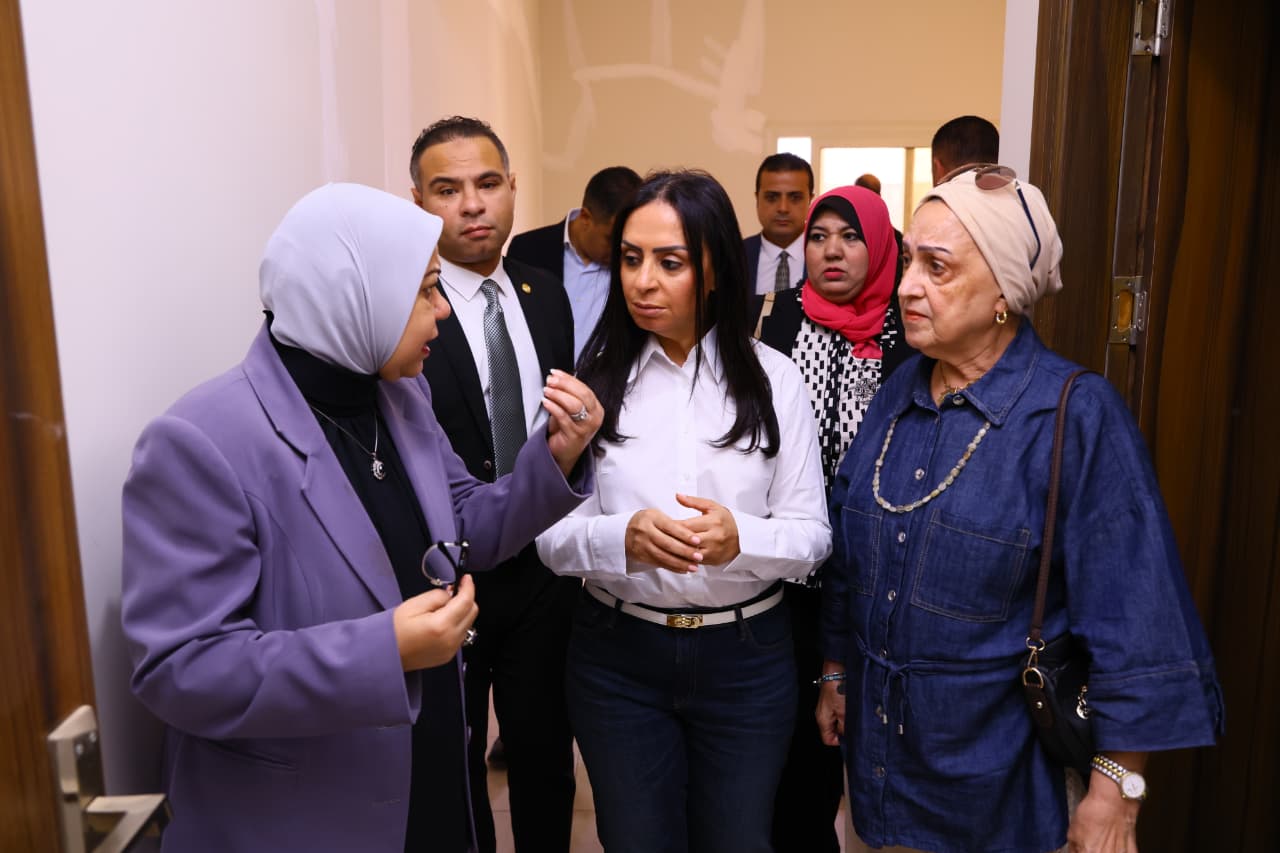 مايا مرسي تتفقد دور رعاية كبار السن في الجيزة مايا مرسي تتفقد دور رعاية كبار السن في الجيزة