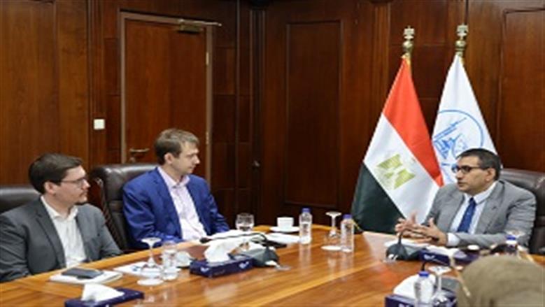 الدكتور أحمد خطاب وألكسندر يودالوف
