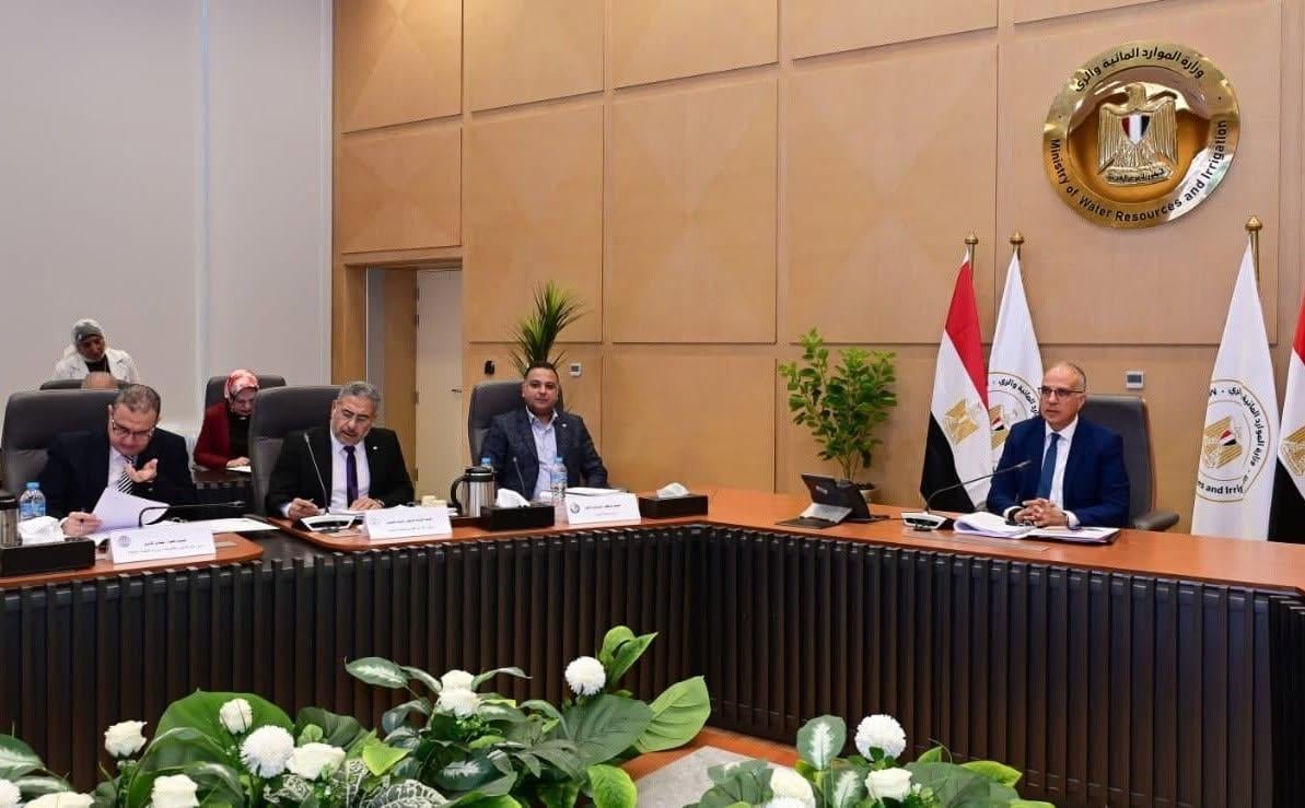 اجتماع وزير الري