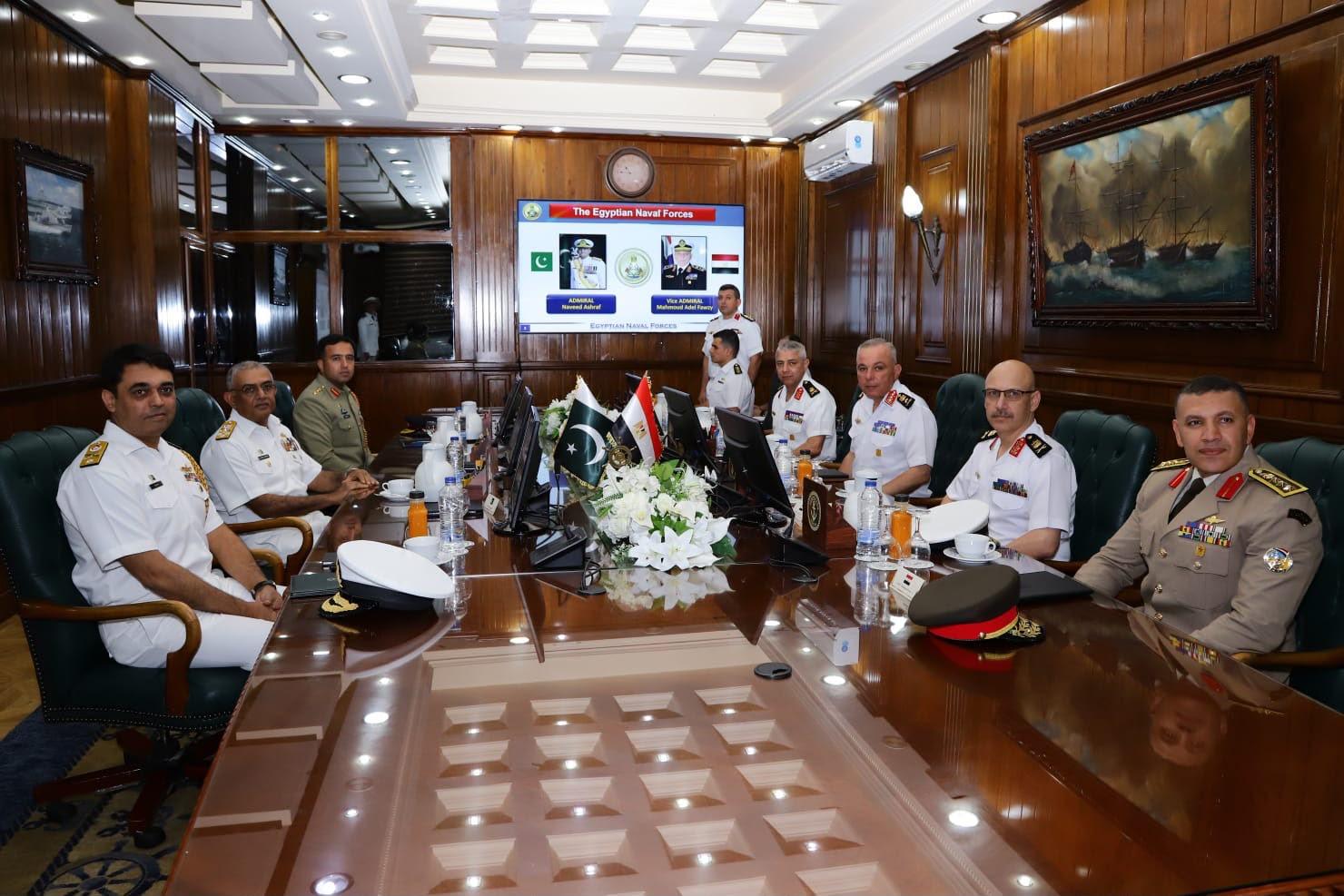 جانب من الزيارة