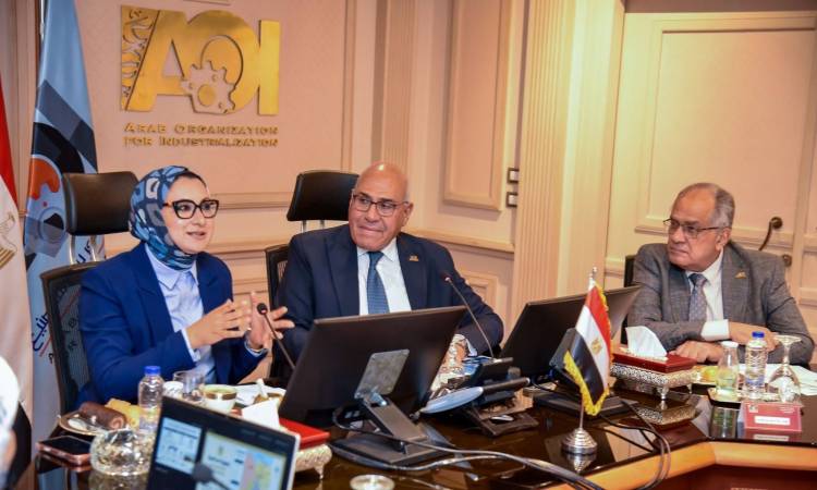 رئيس الهيئة العربية للتصنيع خلال اللقاء