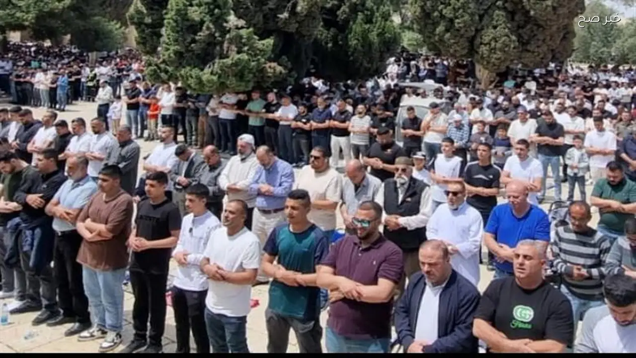 75 ألف مصل يؤدون صلاة الجمعة بالأقصى وسط عراقيل إسرائيل ومنع الإمام