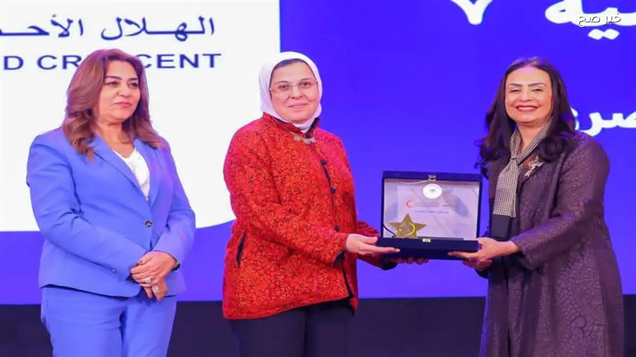 «التضامن» تكرم الهلال الأحمر لتوزيعه أكثر من مليون وجبة في «أهل الخير 2»