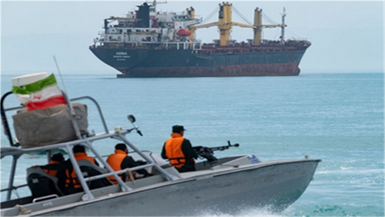 الحرس الثوري الإيراني يجبر سفينتين هنديتين على العودة من مضيق هرمز