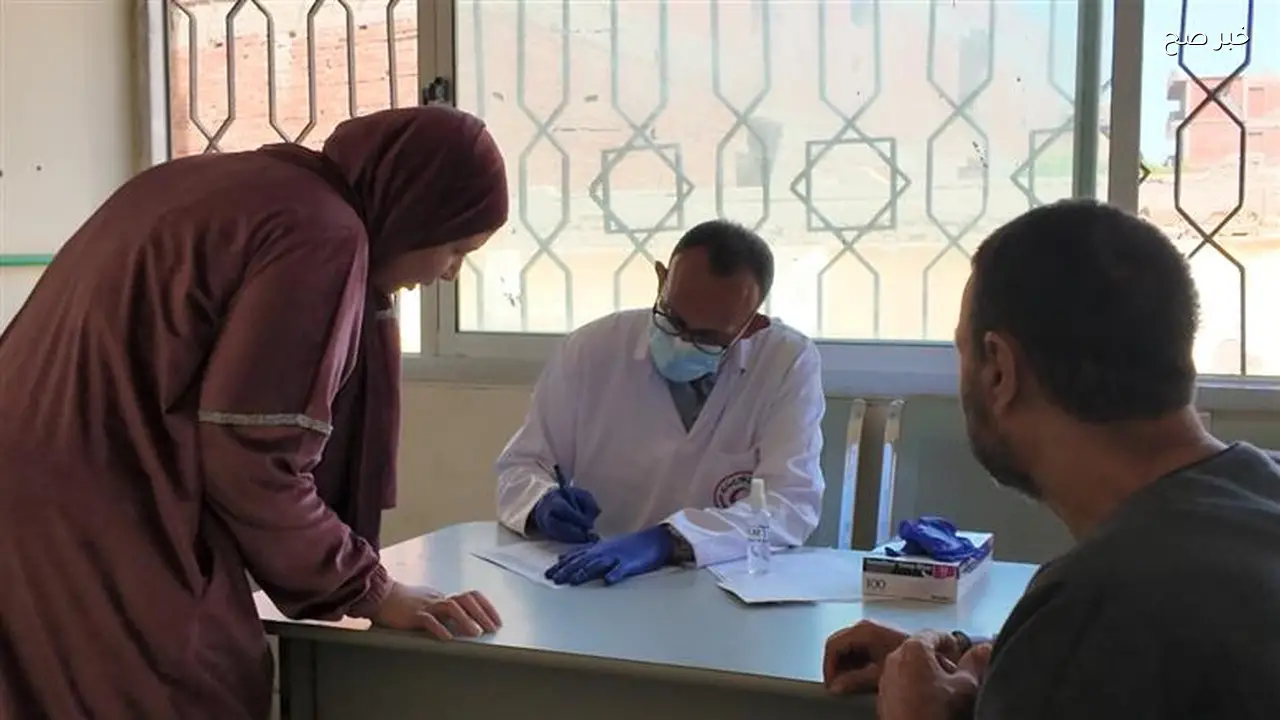 الهلال الأحمر يطلق قافلة طبية لأهالي قرية نجيلة بالبحيرة