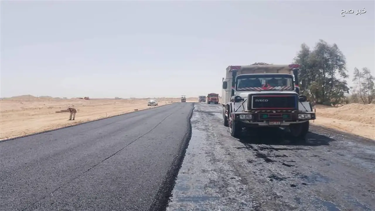 بدء أعمال رصف الحزام الأخضر لتحسين كفاءة الطرق في 6 أكتوبر