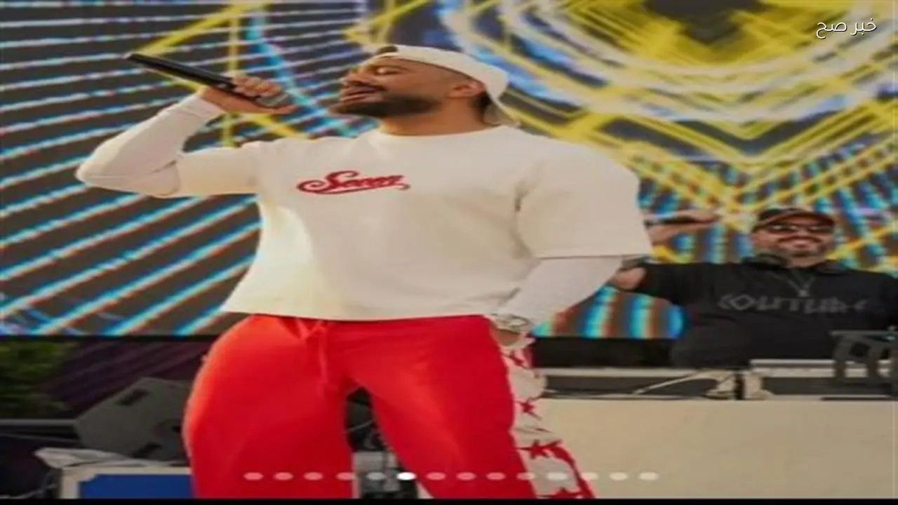 تامر حسني يحيي حفلاً غنائياً في مدرسة ويجمع الأجيال الجديدة