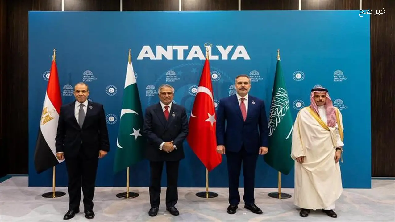 تنسيق بين مصر وتركيا وباكستان والسعودية لاحتواء حرب إيران على الملاحة الدولية