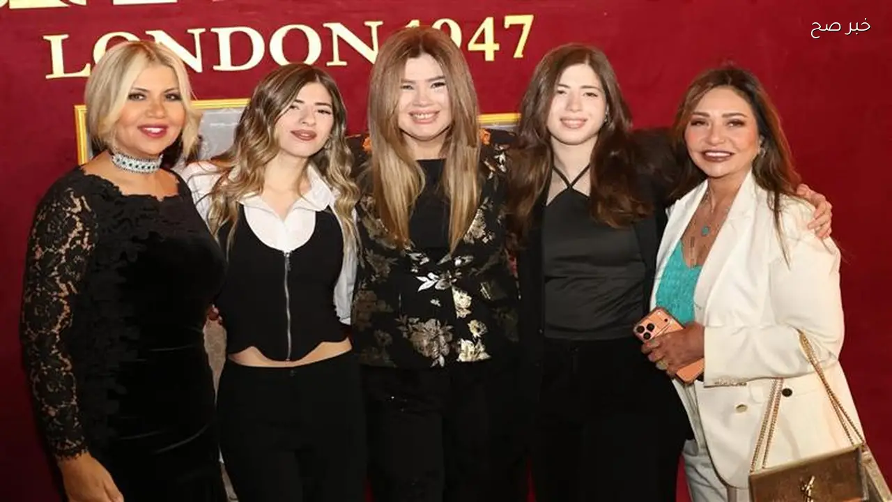 ليلى علوي تشيد بعرض «فرايداي» المسرحي وتصفه بتجربة مميزة