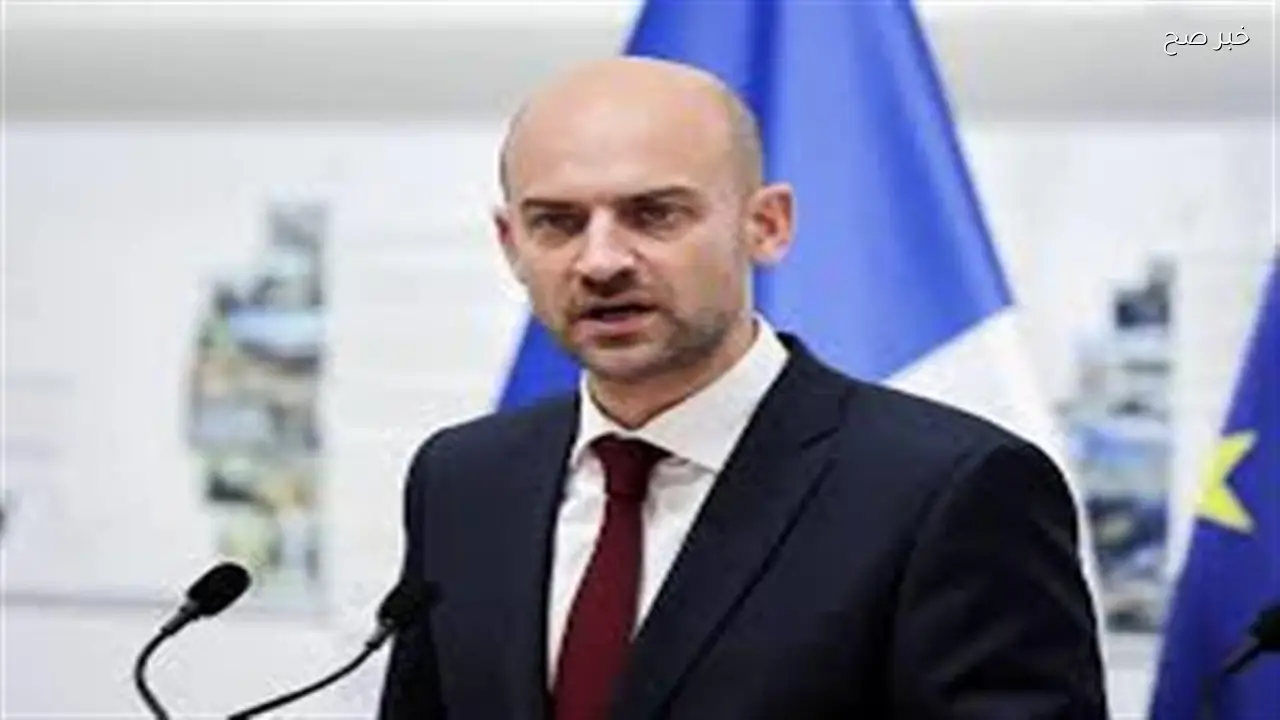 وزير خارجية فرنسا يطلب من حزب الله تسليم سلاحه للدولة اللبنانية