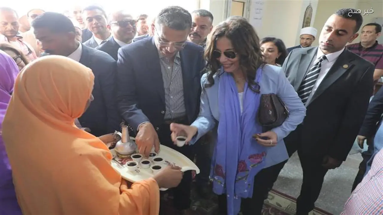 وزيرة الثقافة تؤكد لأهالي شلاتين أولوية تراثهم في البرنامج العملي