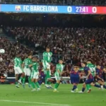 برشلونة يتقدم على ريال بيتيس بهدف رافينها في الشوط الأول