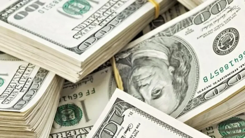 استقرار سعر الدولار في البنوك المصرية مع بداية تعاملات الثلاثاء